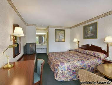 Days By Wyndham Hotel Cartersville